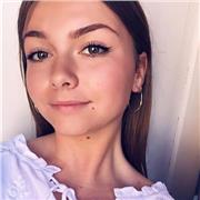 Etudiante donnant cours particulier de français, histoire/géo, SVT